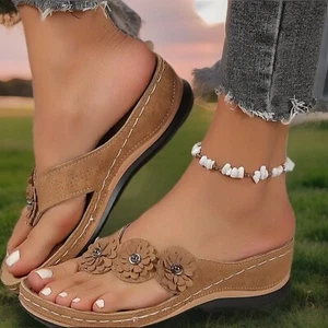Brown Flower Embellished Flip Flops Brand New Women’s Size 8 - Picture 1 of 11