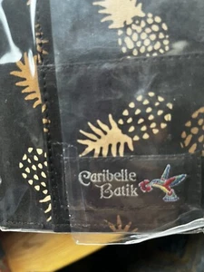 Caribelle Batik Reisepass Geldbörse Ausweishalter rot rosa Kunstleder und Ananas - Bild 1 von 4