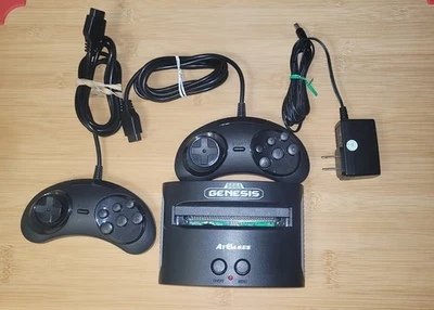Consola AtGames Sega Genesis con 2 mandos y cable PWR | 80 juegos precargados Foto 1 de 4