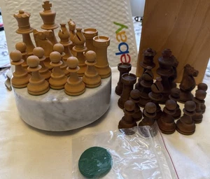 Vintage Schachspiel aus schmalzigem Holz 32 Teile Butterscotch & Toffee in Box 3,75" König - Bild 1 von 16