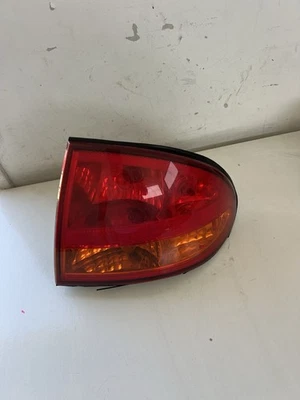 Luz trasera del lado derecho del pasajero Oldsmobile Alero 1999-2004 OEM. 22640818 Foto 1 de 4