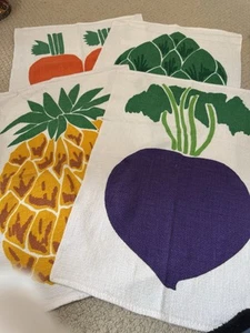 Vintage Lady Pepperell Kitchen Towels, Vegetables, set of 4 - Picture 1 of 6