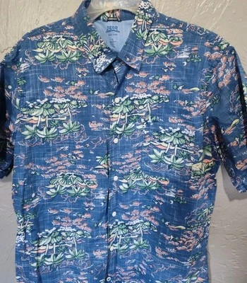 IZOD Saltwater Relaxed Classic Palm Tree Island Fish Hawaiian Shirt Large - Image 1 of 4
