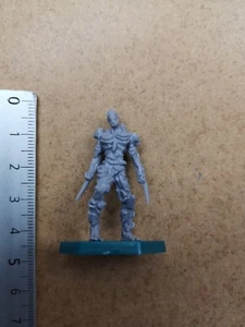 BERSERKER SANS VISAGE MINIATURE /THE EDGE DAWNFALL/M989 - Foto 1 di 1