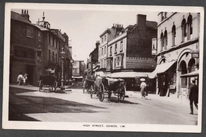 Postcard Isle of Wight Cowes the High Street posted 1921 RP - Picture 1 of 2