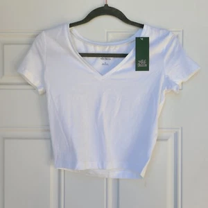 Wild Fable Women's Short Sleeve V Neck T-Shirt In White - Size Medium - NWT - Picture 1 of 4