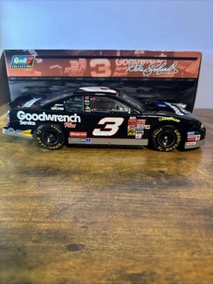 DALE EARNHARDT 2001 Monte Carlo GM Goodwrench Service Plus 1/18 ACTION #3 - Image 1 of 4