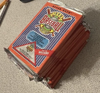 Lote de 10 paquetes de tarjetas de béisbol de cubierta superior 1992 sellados de fábrica 15 tarjetas por paquete Foto 1 de 2