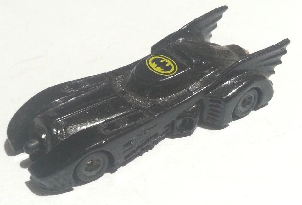 ERTL - BATMOBILE - BATMAN -DC COMICS - 1989 DAL FILM - MADE IN ITALY - 1 / 72 ? - Immagine 1 di 4