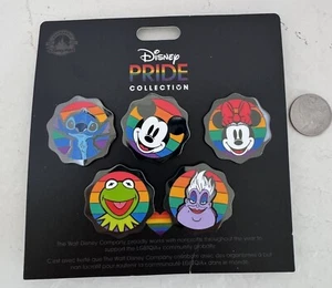 DISNEY PRIDE SAMMLUNG 5 PIN SET KERMIT STITCH MICKEY MINNIE URSULA NEU AUF KARTE - Bild 1 von 2