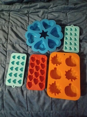 Lot of 5 Silicone Molds for Soap Making heart candy Resin Jewelry wax  - Image 1 of 4