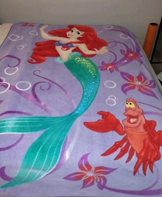 Manta delgada púrpura vintage Disney Little Mermaid Ariel 80"x66"  Foto 1 de 3