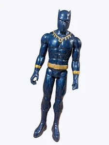 Marvel Black Panther Actionfigur zum Sammeln mit goldfarbenen Akzenten - Bild 1 von 10