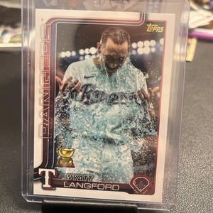 2025 Topps Serie 2 Wyatt Langford Golden Mirror SSP #455 Rangers - Foto 1 di 8