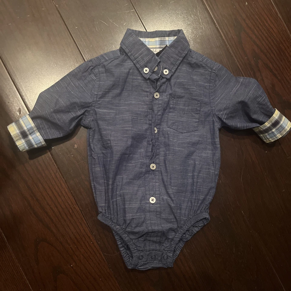 蓝色纽扣领紧身衣,尺寸 6-12 个月,状况良好 — 第 1/4 张图片