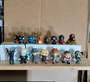 Funko Mystery Minis Animali Fantastici Lotto 14 Mini - Baby Niffler Standing Queenie - Foto 1 di 22
