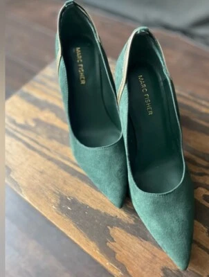 Zapatos de salón Marc Fisher de gamuza verde brillante y dorado punta puntiaguda tacón de aguja talla 7 Foto 1 de 4