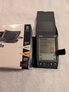 PALM Pilot IIIxe Handheld PDA, Stylus, Plastic Cover & Sealed HotSynch Cradle - Zdjęcie 1 z 13