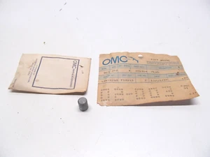 Evinrude Johnson OMC 300314 Plug OEM New SB1 - Picture 1 of 2
