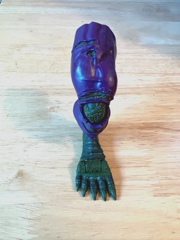 Marvel Legends Spider-Man's Lizard Right Leg BAF Build a Figure Never Assembled! Cover
