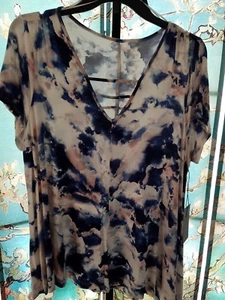 Nuevo con etiquetas Top Jennifer Lopez Mangas Cortas, Talla 0X, Venta al por menor $48.00 - Imagen 1 de 2