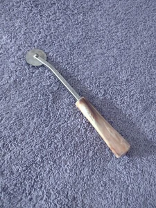 Vintage Dritz Tracing Wheel Bakelite Butterscotch Handle Sewing Pattern Tool 6” - Picture 1 of 4