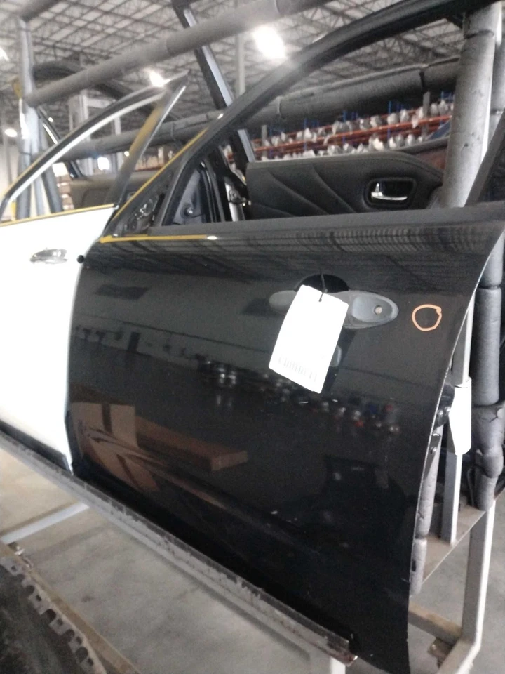 Used Front Left Door Assembly Front fits: 2011 Ford Escape electric L. w/keyless - Изображение 1 из 4