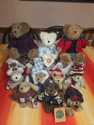 Boyds Bears Lote de 10 Osos y Perros Temáticos Navidad Invierno Peluche Foto 1 de 3