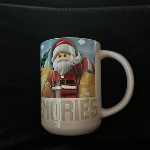 Taza de Navidad LEGO 2019 “Building Memories” - Santa y pan de jengibre en la playa - Imagen 1 de 9