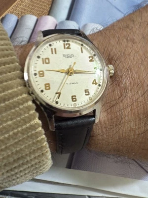 VINTAGE SMITHS EMPIRE MECHANICAL MEN WRIST WATCH MADE IN GREAT BRITAIN  - Image 1 of 4