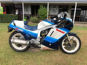 Suzuki GSXR 1100 G 1986 - Picture 1 of 18
