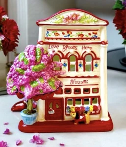 Blue Sky Clayworks LOVE BLOOMS HERE Día de San Valentín Tea Light Candle House Nuevo con Etiquetas - Imagen 1 de 8