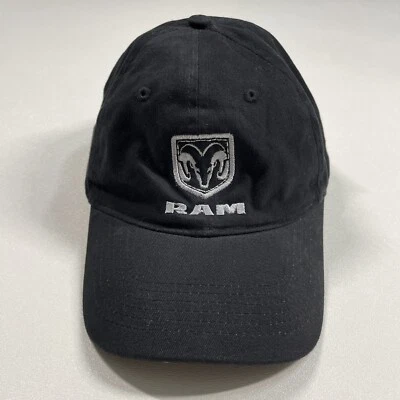 Gorra RAM Trucks para hombre negra con tirantes bordada Foto 1 de 4