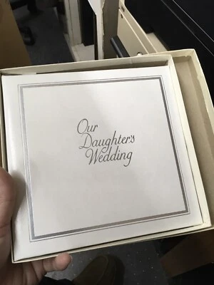 “Our Daughters Wedding Book”  Photo Albulm C R Gibson Foto 1 de 3