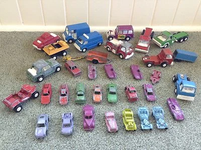 Lot 35 Vtg TootsieToy Metal Die Cast Metal Cars Trucks Vans Trailers 1960s 70s - Image 1 of 4
