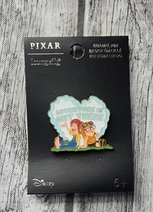 Loungefly Disney Pixar Up: Carl & Ellie Adventure Is Out There Emaille Pin - Bild 1 von 4