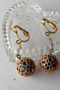 Orecchini pendenti clip-on vintage non firmati filigrana oro rosa prigioniero blu - Foto 1 di 9