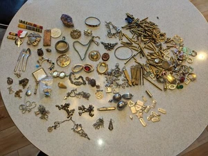 Schmuck Trödel Schubladen Konvolut über 3 Pfund Basteln - Bild 1 von 5
