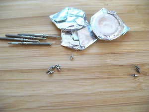 ZENITH 18-28-3A,18-28-3P ASSORTED NEW OLD STOCK VINTAGE MOVEMENT PARTS - Picture 1 of 5