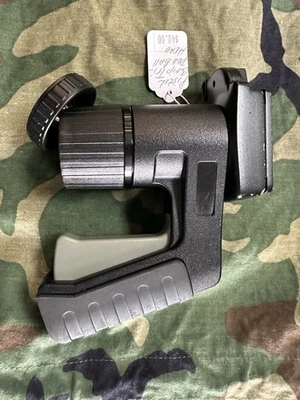 Sunpak Small 4.5" Tall Tripod Ball Head/Pistol Grip W/ Quick Release & 3 Levels. - Image 1 of 4