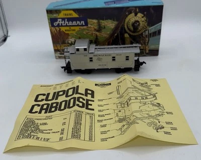 Athearn HO Scale model train  Milwaukee Road Cupola Caboose, #01924,with Box - Image 1 of 4
