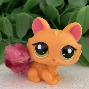 ๐พ Littlest Pet Shop LPS #2576 Crouching Cat MINT Collectible - Picture 1 of 4