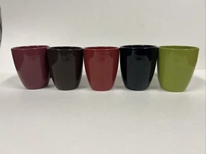 Corelle Coordinates Steingut Kaffeetassen schwarz, braun, grün, rot, mauve. - Bild 1 von 10
