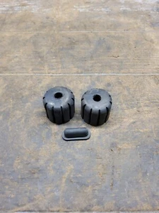 2002 02 01-09 Honda VTX1800C Gas Fuel Petrol Tank Reservoir Cell Rubbers  - Picture 1 of 9