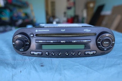 Receptor reproductor de CD radio monzón VW Volkswagen Beetle Bug 1998-2010 OEM Foto 1 de 4