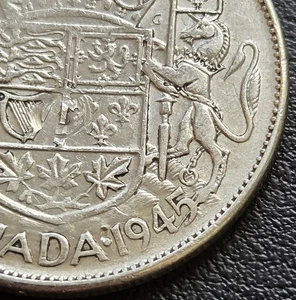 1945 Canada Silver 50-Cent Half Dollar Coin - 80% Silver ***Hoof Die Crack*** - Picture 1 of 3