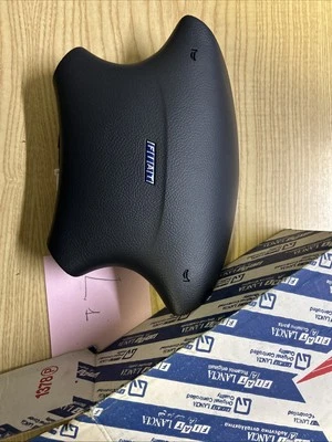 FIAT MAREA COPERTURA CLACSON NUOVO  ORIGINALE FIAT 720903614 - Immagine 1 di 4