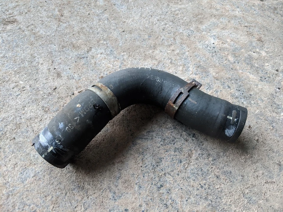 Manguera de tubo de radiador Subaru Legacy 3.0 R 2003-2006 Foto 1 de 1