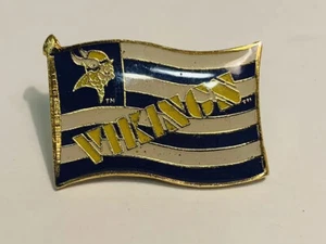 Vtg Minnesota Vikings Hat Pin NFL 1994 Raintree Football Flag Style 90s - Picture 1 of 2