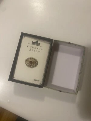 Prendedor de barra Downton Abbey tono dorado Belle Epoch remolino filigrana pavé cristal racimo Foto 1 de 4